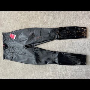 NEVER BEEN WORN Spanx Faux Leather Patent Leggings